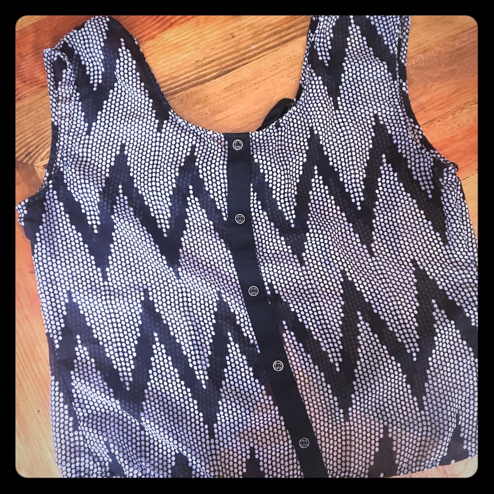 Flow tank w bow on open back